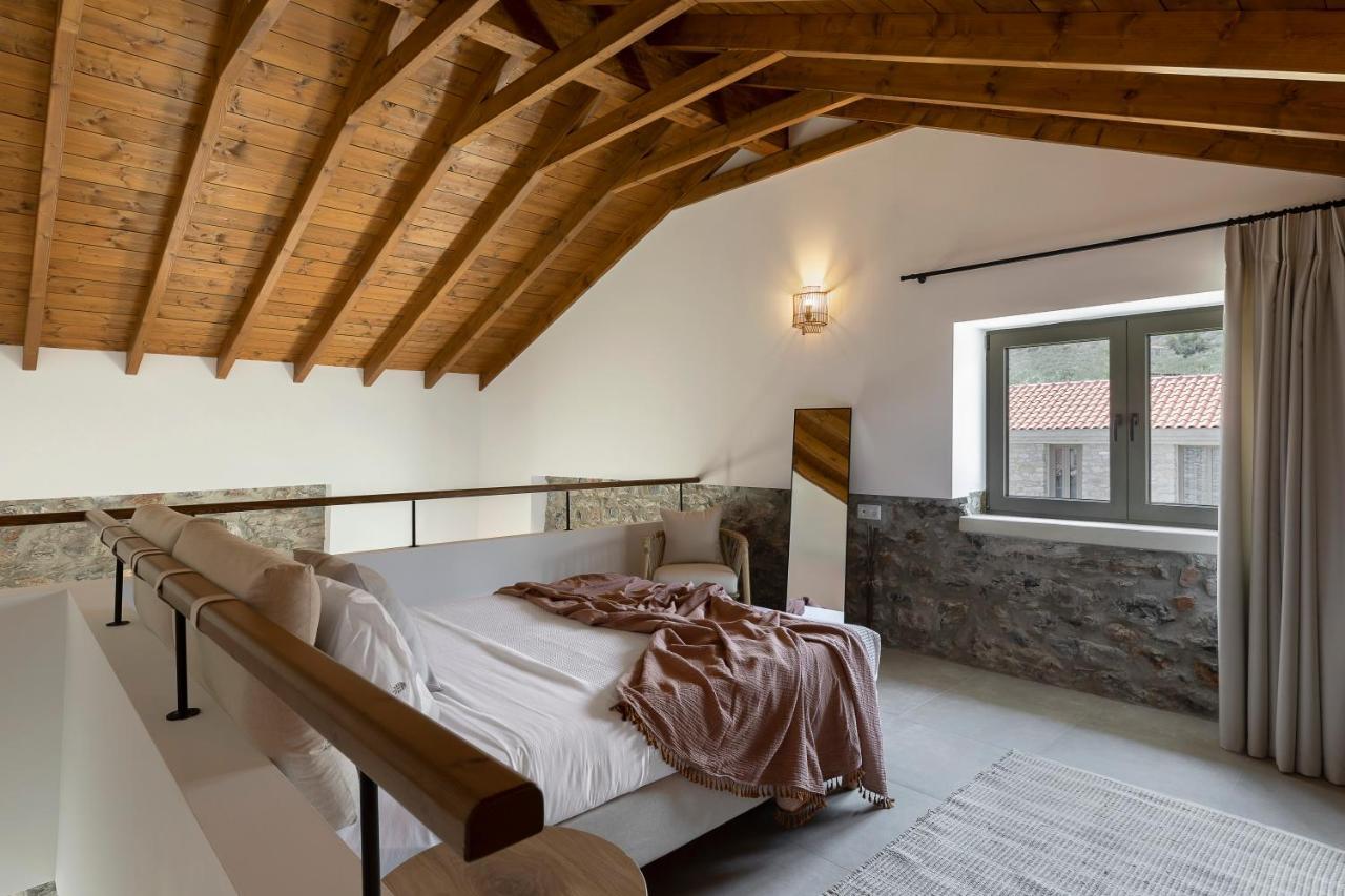 Lichnos Luxury Suites Sourpi Zewnętrze zdjęcie